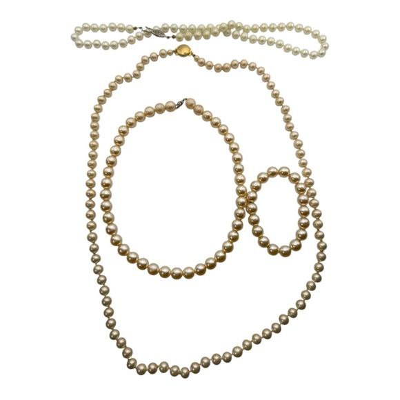 Jewelry - Lot of 4 Faux‎ Pearl Jewelry Pieces 3 Necklaces 1 Bracelet Vintage Costume